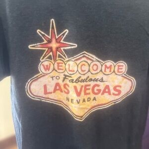 Welcome to Las Vegas t shirt size medium in GUC